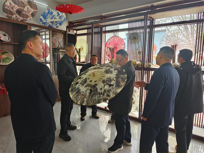 3月8日，洪董陪同汪凱書記一行赴江西婺源婺女洲調(diào)研旅游產(chǎn)業(yè).jpg